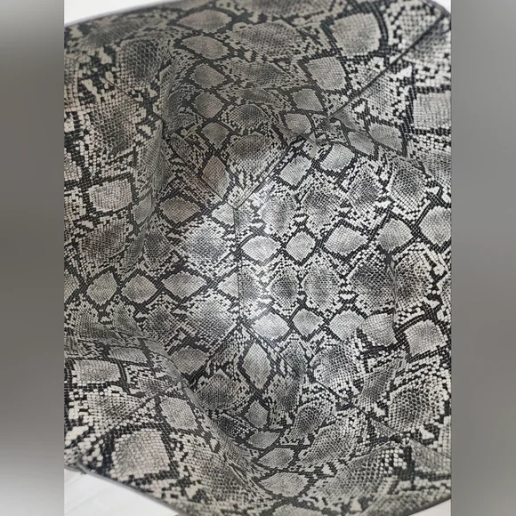 Vegan Leather & Faux Snake Skin Reversible Tote and Wristlet/Wallet - Picture 9 of 12